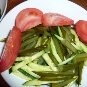 茎わかめときゅうりの酢の物